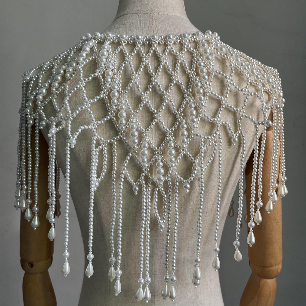 สร้อยคอประดับมุกทำมือแบบหลายชั - Pearl Trim Chain บทวิจารณ์และราคา